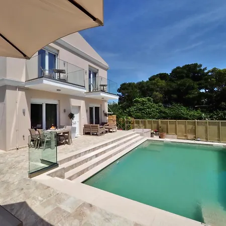 Thalia Agios Georgios (Corfu)